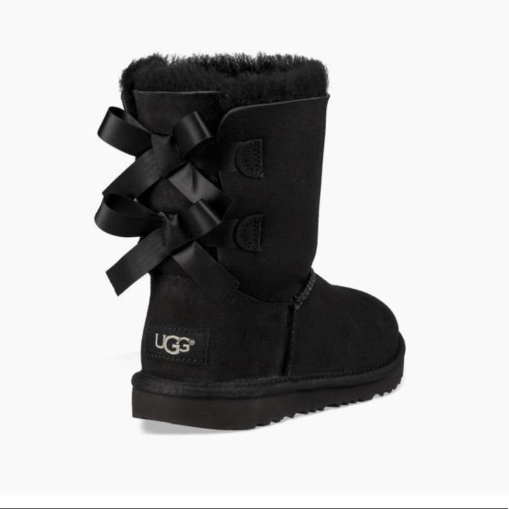 Size 6 Black Ugg Boots with bows 🖤